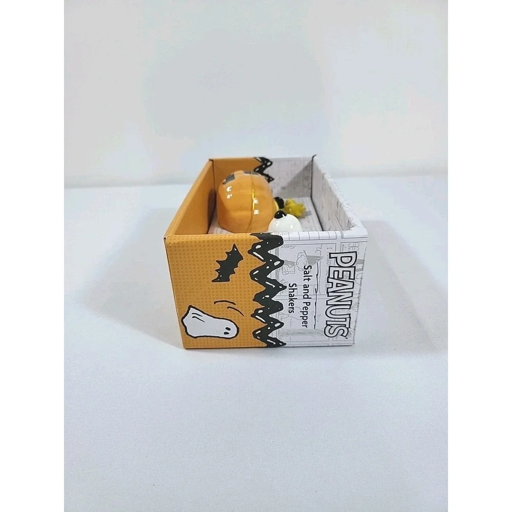 Peanuts New Zrike 2025 Snoopy & Woodstock Halloween Salt & Pepper Shaker Set